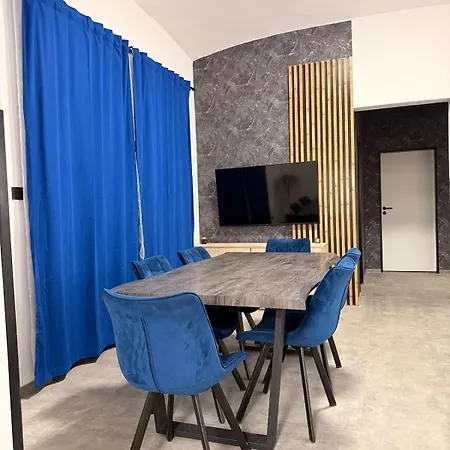 Deluxe Apartament *